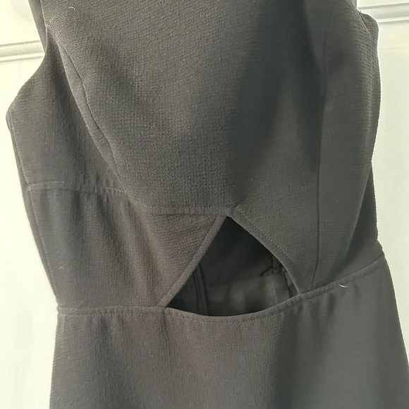 Cut out BCBG Dress with slit - Picture 2 of 7